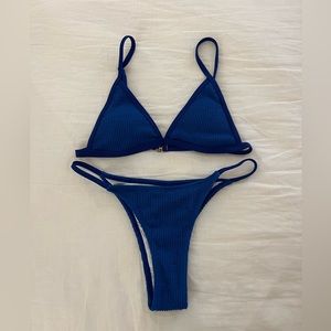 Blue ribbed triangle bikini